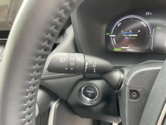 トヨタ ＲＡＶ４ ハイブリッドG 群馬県 2024(令6)年 1.1万km グレーメタリック ワンオーナー/4WD/純正ナビ(AM・FM/BT/フルセグTV)/ビルトインETC2.0/追従クルーズコントロール/横滑り防止装置/車線逸脱防止アラート/ステアリングスイッチ/ステアリングヒーター/パワーシート(D席)/シートメモリー(D席)/シートヒーター・クーラー(D/N席)/オートライト/LEDヘッドライト/電格ミラー/コーナーセンサー/全方位モニター/プッシュスタート/スマートキー×2/取扱説明書/保証書/記録簿