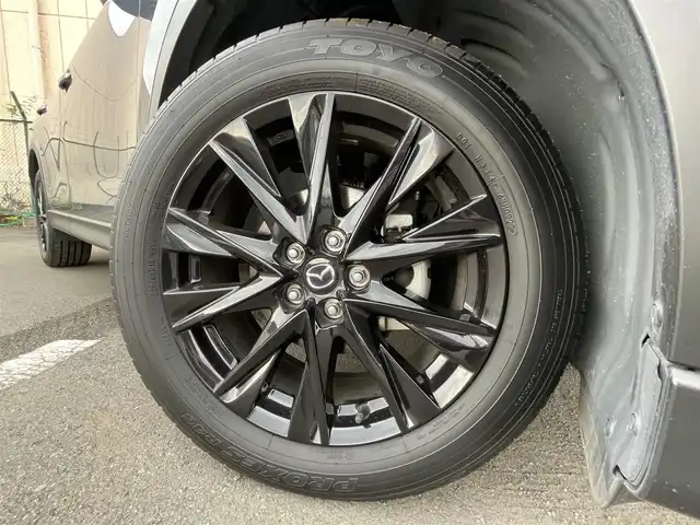 マツダ ＣＸ－５ XD ブラックトーンエディション 東京都 2023(令5)年 1.3万km ポリメタルグレーM 純正10.25型ナビ/フルセグ　USB　AM　FM　Bluetooth/全方位カメラ/レーダークルーズコントロール/アドバンスシティブレーキサポート/後退時スマートシティブレーキサポート/前後クリアランスソナー/ブラインドスポットモニター/レーンキープアシスト/誤発進抑制機能/ドライバーアテンションアラート/ヘッドアップディスプレイ/ハーフレザーシート/前席シートヒーター/D席パワーシート/D席メモリーシート/アイドリングストップ/革巻きステアリング/社外前後ドラレコ/ETC/スマートキー/プッシュスタート/アダプティブLEDヘッドライト/オートライト/オートハイビーム/フォグライト/純正19インチアルミホイル