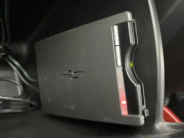 スズキ スイフト スポーツ セーフティPKG 愛知県 2017(平29)年 7万km ピュアホワイトP 純正８型ナビ　フルセグＴＶ　ＢＴ　全方位カメラ　ＥＴＣ　シートヒーター　スズキセーフティサポート　衝突軽減　車線逸脱　レーダークルーズコントロール　ＬＥＤオートライト　フォグランプ　純正マット　禁煙車