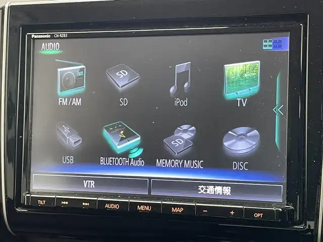 スズキ スイフト スポーツ セーフティPKG 愛知県 2017(平29)年 7万km ピュアホワイトP 純正８型ナビ　フルセグＴＶ　ＢＴ　全方位カメラ　ＥＴＣ　シートヒーター　スズキセーフティサポート　衝突軽減　車線逸脱　レーダークルーズコントロール　ＬＥＤオートライト　フォグランプ　純正マット　禁煙車