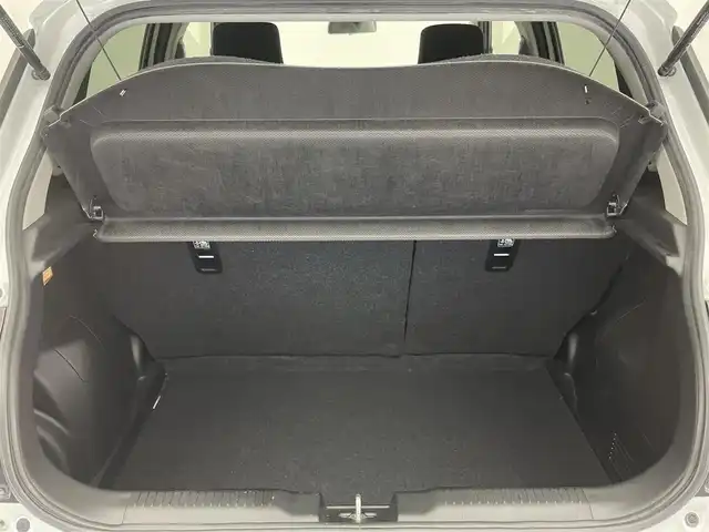 スズキ スイフト スポーツ セーフティPKG 愛知県 2017(平29)年 7万km ピュアホワイトP 純正８型ナビ　フルセグＴＶ　ＢＴ　全方位カメラ　ＥＴＣ　シートヒーター　スズキセーフティサポート　衝突軽減　車線逸脱　レーダークルーズコントロール　ＬＥＤオートライト　フォグランプ　純正マット　禁煙車
