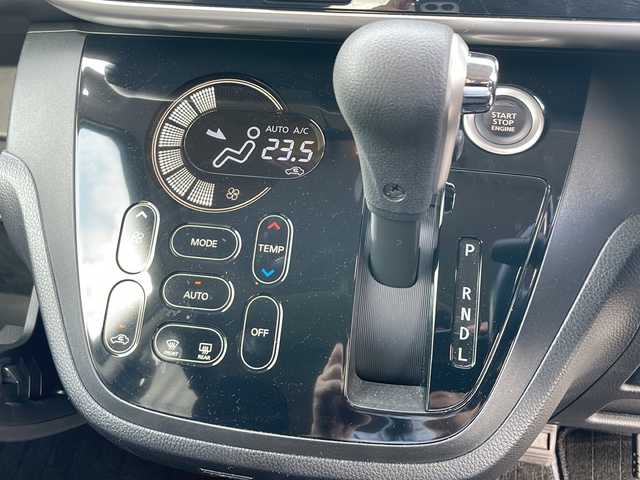 日産 デイズ ルークス ハイウェイスターX 青森県 2014(平26)年 10.1万km ブラック 4WD/CD/AUX/FM/AM/アラウンドビューモニター/片側パワースライドドア/運転席シートヒーター/プッシュスタート/スマートキー/アイドリングストップ/後席サンシェード/HIDヘッドライト/フォグライト/純正14インチアルミ