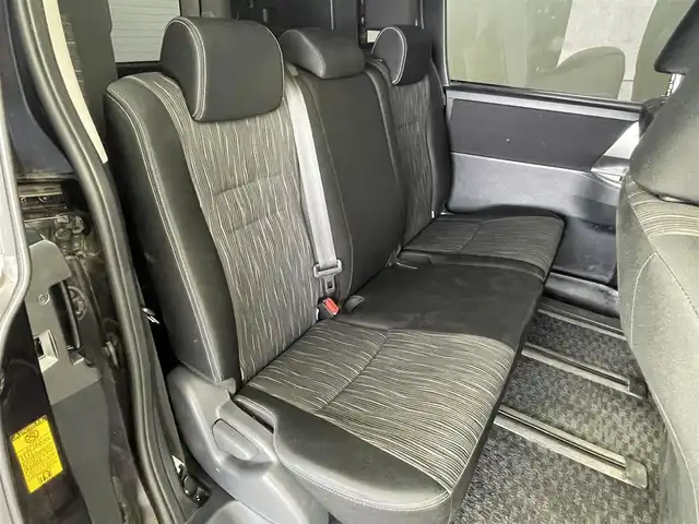 トヨタ ヴォクシー ZS 煌Ⅱ 群馬県 2012(平24)年 7.2万km ボルドーマイカメタリック フリップダウンモニター　ＡＬＰＩＮＥ８インチナビ　バックカメラ　両側パワースライドドア　ＨＩＤオートライト　純正１６インチアルミホイール　パドルシフト　スマートキー　スペアキー　ＥＴＣ　禁煙車