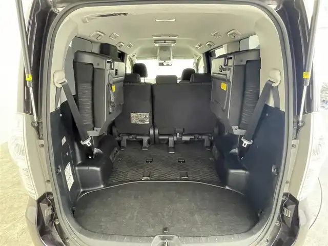 トヨタ ヴォクシー ZS 煌Ⅱ 群馬県 2012(平24)年 7.2万km ボルドーマイカメタリック フリップダウンモニター　ＡＬＰＩＮＥ８インチナビ　バックカメラ　両側パワースライドドア　ＨＩＤオートライト　純正１６インチアルミホイール　パドルシフト　スマートキー　スペアキー　ＥＴＣ　禁煙車