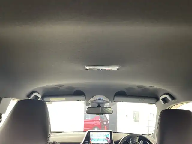 トヨタ Ｃ－ＨＲ G 群馬県 2018(平30)年 3.1万km ホワイトパールクリスタルシャイン アルパイン９型ナビ　フルセグＴＶ　バックカメラ　前席シートヒーター　ハーフレザーシート　衝突被害軽減ブレーキ　アダプティブクルーズコントロール　電動パーキング　ＥＴＣ２．０　ＬＥＤライト　禁煙車