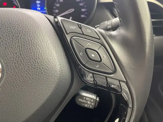 トヨタ Ｃ－ＨＲ G 群馬県 2018(平30)年 3.1万km ホワイトパールクリスタルシャイン アルパイン９型ナビ　フルセグＴＶ　バックカメラ　前席シートヒーター　ハーフレザーシート　衝突被害軽減ブレーキ　アダプティブクルーズコントロール　電動パーキング　ＥＴＣ２．０　ＬＥＤライト　禁煙車