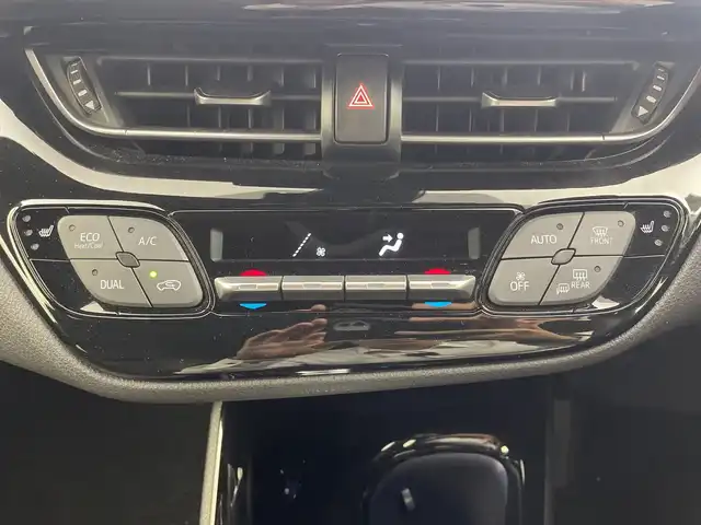 トヨタ Ｃ－ＨＲ G 群馬県 2018(平30)年 3.1万km ホワイトパールクリスタルシャイン アルパイン９型ナビ　フルセグＴＶ　バックカメラ　前席シートヒーター　ハーフレザーシート　衝突被害軽減ブレーキ　アダプティブクルーズコントロール　電動パーキング　ＥＴＣ２．０　ＬＥＤライト　禁煙車