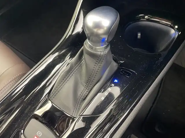 トヨタ Ｃ－ＨＲ G 群馬県 2018(平30)年 3.1万km ホワイトパールクリスタルシャイン アルパイン９型ナビ　フルセグＴＶ　バックカメラ　前席シートヒーター　ハーフレザーシート　衝突被害軽減ブレーキ　アダプティブクルーズコントロール　電動パーキング　ＥＴＣ２．０　ＬＥＤライト　禁煙車