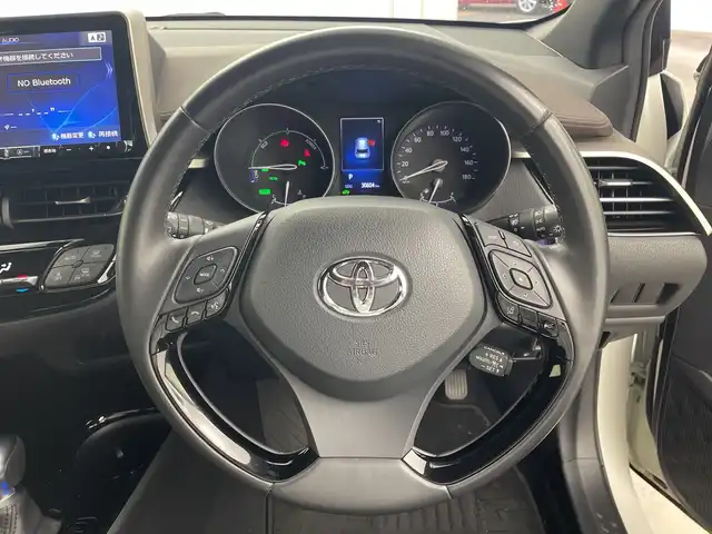 トヨタ Ｃ－ＨＲ G 群馬県 2018(平30)年 3.1万km ホワイトパールクリスタルシャイン アルパイン９型ナビ　フルセグＴＶ　バックカメラ　前席シートヒーター　ハーフレザーシート　衝突被害軽減ブレーキ　アダプティブクルーズコントロール　電動パーキング　ＥＴＣ２．０　ＬＥＤライト　禁煙車