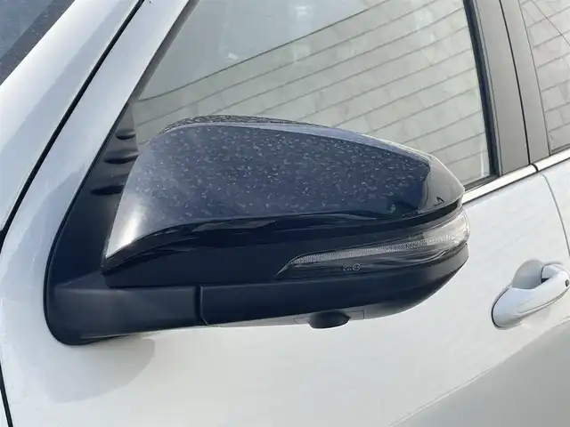 トヨタ ハイラックス Z GRスポーツ 福岡県 2023(令5)年 3.1万km スーパーホワイトⅡ 純正8インチディスプレイオーディオ(AM/FM/BT/Miracast)/全方位カメラ/コーナーセンサー/レーダークルコン/パドルシフト/ETC/前後ドラレコ/DAC/ベッドライナー/サイドステップ/トノカバー/バグガード/GRマッドフラップ/USBポート/純正18インチアルミホイール/スマートキー/プッシュスタート