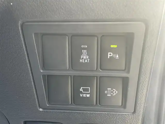 トヨタ ハイラックス Z GRスポーツ 福岡県 2023(令5)年 3.1万km スーパーホワイトⅡ 純正8インチディスプレイオーディオ(AM/FM/BT/Miracast)/全方位カメラ/コーナーセンサー/レーダークルコン/パドルシフト/ETC/前後ドラレコ/DAC/ベッドライナー/サイドステップ/トノカバー/バグガード/GRマッドフラップ/USBポート/純正18インチアルミホイール/スマートキー/プッシュスタート