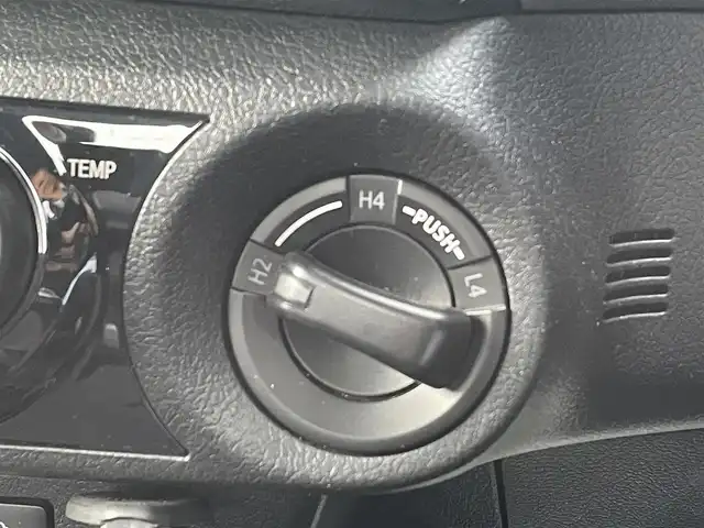 トヨタ ハイラックス Z GRスポーツ 福岡県 2023(令5)年 3.1万km スーパーホワイトⅡ 純正8インチディスプレイオーディオ(AM/FM/BT/Miracast)/全方位カメラ/コーナーセンサー/レーダークルコン/パドルシフト/ETC/前後ドラレコ/DAC/ベッドライナー/サイドステップ/トノカバー/バグガード/GRマッドフラップ/USBポート/純正18インチアルミホイール/スマートキー/プッシュスタート