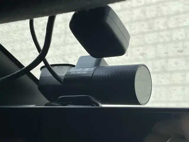 トヨタ ハイラックス Z GRスポーツ 福岡県 2023(令5)年 3.1万km スーパーホワイトⅡ 純正8インチディスプレイオーディオ(AM/FM/BT/Miracast)/全方位カメラ/コーナーセンサー/レーダークルコン/パドルシフト/ETC/前後ドラレコ/DAC/ベッドライナー/サイドステップ/トノカバー/バグガード/GRマッドフラップ/USBポート/純正18インチアルミホイール/スマートキー/プッシュスタート