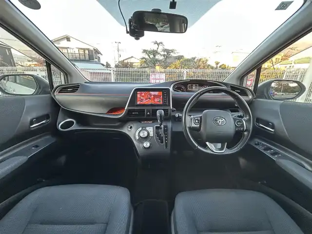 トヨタ シエンタ ハイブリッド G 静岡県 2017(平29)年 7万km ホワイトパールクリスタルシャイン ユーザー買取り車両/純正ナビ（TV.BT.AM.FM）/純正LEDヘッドライト/純正フロアマット/純正バイザー/純正オーディオ/両側パワースライドドア/D/Nシートヒーター/ドライブレコーダー/7人乗り