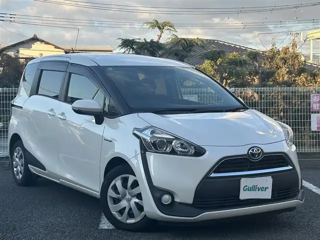 トヨタ シエンタ ハイブリッド G 静岡県 2017(平29)年 7万km ホワイトパールクリスタルシャイン ユーザー買取り車両/純正ナビ（TV.BT.AM.FM）/純正LEDヘッドライト/純正フロアマット/純正バイザー/純正オーディオ/両側パワースライドドア/D/Nシートヒーター/ドライブレコーダー/7人乗り