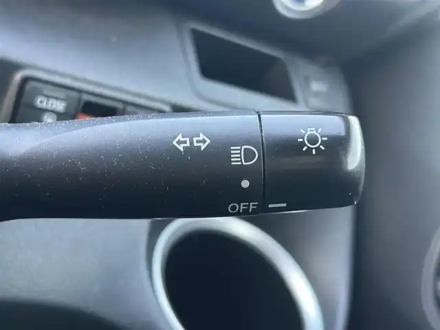 トヨタ シエンタ ハイブリッド G 静岡県 2017(平29)年 7万km ホワイトパールクリスタルシャイン ユーザー買取り車両/純正ナビ（TV.BT.AM.FM）/純正LEDヘッドライト/純正フロアマット/純正バイザー/純正オーディオ/両側パワースライドドア/D/Nシートヒーター/ドライブレコーダー/7人乗り