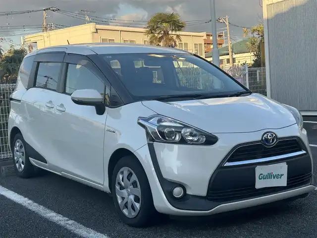 トヨタ シエンタ ハイブリッド G 静岡県 2017(平29)年 7万km ホワイトパールクリスタルシャイン ユーザー買取り車両/純正ナビ（TV.BT.AM.FM）/純正LEDヘッドライト/純正フロアマット/純正バイザー/純正オーディオ/両側パワースライドドア/D/Nシートヒーター/ドライブレコーダー/7人乗り