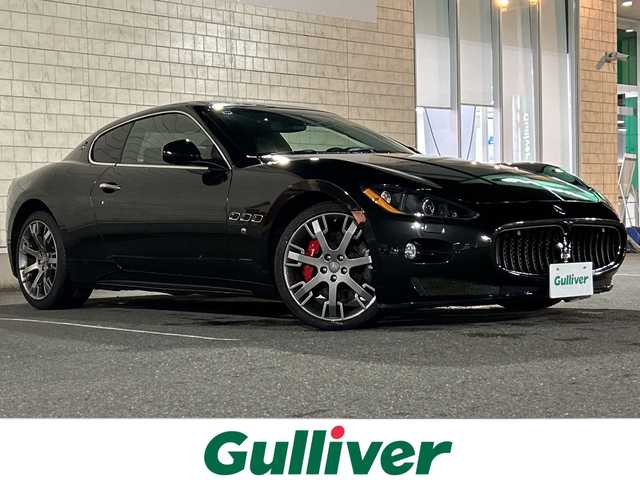 マセラティ グラントゥーリズモ S 茨城県 2011(平23)年 3.4万km 黒 左ハンドル/純正HDDナビ/【CD・DVD・ラジオ再生】/クルーズコントロール/本革レザーシート/シートヒーター/オートライト/HIDヘッドライト/純正20inアルミホイール/フロアマット/リモコンキー/スペアキー/保証書
