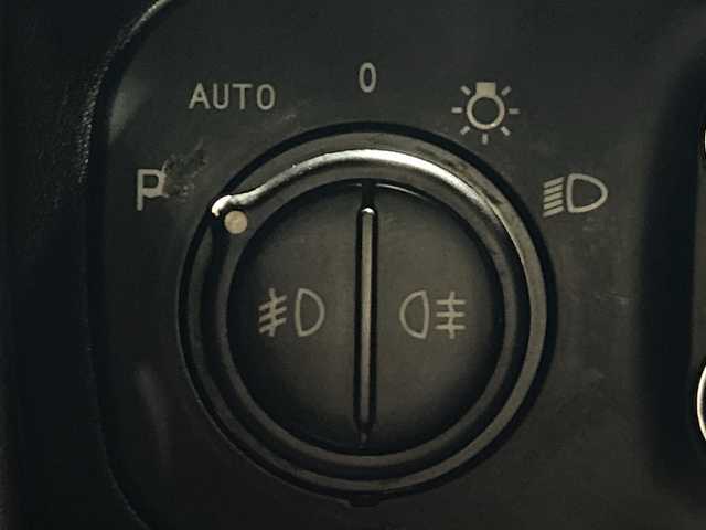 マセラティ グラントゥーリズモ S 茨城県 2011(平23)年 3.4万km 黒 左ハンドル/純正HDDナビ/【CD・DVD・ラジオ再生】/クルーズコントロール/本革レザーシート/シートヒーター/オートライト/HIDヘッドライト/純正20inアルミホイール/フロアマット/リモコンキー/スペアキー/保証書