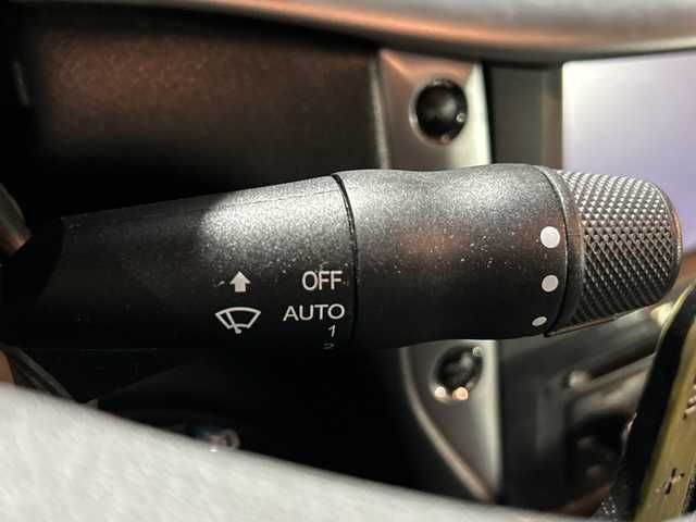 マセラティ グラントゥーリズモ S 茨城県 2011(平23)年 3.4万km 黒 左ハンドル/純正HDDナビ/【CD・DVD・ラジオ再生】/クルーズコントロール/本革レザーシート/シートヒーター/オートライト/HIDヘッドライト/純正20inアルミホイール/フロアマット/リモコンキー/スペアキー/保証書