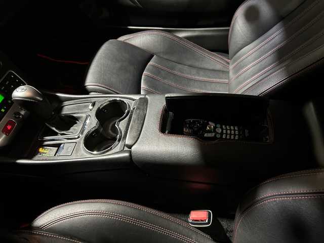 マセラティ グラントゥーリズモ S 茨城県 2011(平23)年 3.4万km 黒 左ハンドル/純正HDDナビ/【CD・DVD・ラジオ再生】/クルーズコントロール/本革レザーシート/シートヒーター/オートライト/HIDヘッドライト/純正20inアルミホイール/フロアマット/リモコンキー/スペアキー/保証書