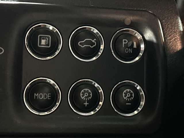 マセラティ グラントゥーリズモ S 茨城県 2011(平23)年 3.4万km 黒 左ハンドル/純正HDDナビ/【CD・DVD・ラジオ再生】/クルーズコントロール/本革レザーシート/シートヒーター/オートライト/HIDヘッドライト/純正20inアルミホイール/フロアマット/リモコンキー/スペアキー/保証書