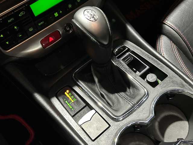 マセラティ グラントゥーリズモ S 茨城県 2011(平23)年 3.4万km 黒 左ハンドル/純正HDDナビ/【CD・DVD・ラジオ再生】/クルーズコントロール/本革レザーシート/シートヒーター/オートライト/HIDヘッドライト/純正20inアルミホイール/フロアマット/リモコンキー/スペアキー/保証書