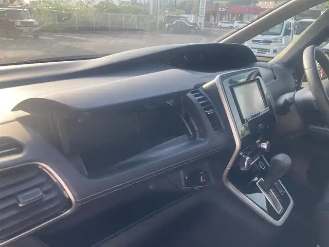日産 セレナ ハイウェイスター 岡山県 2017(平29)年 6.6万km ダイヤモンドブラック 禁煙車/プロパイロット/・エマージェンシーブレーキ/・標識検知機能/・車線逸脱警報/・車線逸脱防止装置/・ふらつき警報/両側パワースライドドア /アラウンドビューモニター/パーキングアシスト/社外７インチナビ/・フルセグTV.Bluetooth.CD/DVD.SD/ETC2.0/フロアマット・ドアバイザー/保証書・取説/スマートキー/プッシュスタート/スペアキー