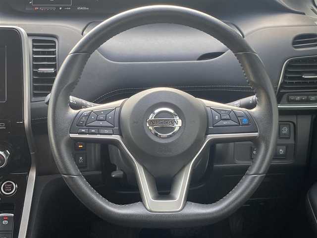 日産 セレナ ハイウェイスター 岡山県 2017(平29)年 6.6万km ダイヤモンドブラック 禁煙車/プロパイロット/・エマージェンシーブレーキ/・標識検知機能/・車線逸脱警報/・車線逸脱防止装置/・ふらつき警報/両側パワースライドドア /アラウンドビューモニター/パーキングアシスト/社外７インチナビ/・フルセグTV.Bluetooth.CD/DVD.SD/ETC2.0/フロアマット・ドアバイザー/保証書・取説/スマートキー/プッシュスタート/スペアキー