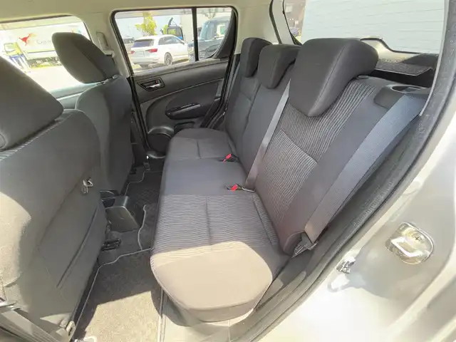 スズキ スイフト XG 徳島県 2013(平25)年 7.6万km スターシルバーメタリック SDナビ/バックカメラ/Bluetooth接続/プッシュスタート/ドアバイザー/横滑り防止措置/純正フロアマット/スマートキー/パワーステアリング