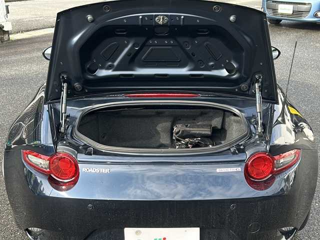 マツダ ロードスター RS 愛知県 2023(令5)年 3.5万km ディープクリスタルブルーマイカ /禁煙車/ワンオーナー//6速MT//メーカーSDナビ//フルセグTV//Bluetooth//CD.DVD.USB//ETC//スマートシティブレーキサポート//BSM//車線逸脱警報システム//横滑り防止（DSC）//パーキングセンサー//クルーズコントロール//黒レザーシート//D/N席シートヒーター//革巻きステアリング//ステアリングスイッチ//プッシュスタート//純正フロアマット//LEDオートライト//取扱説明書//新車保証書//スペアキー