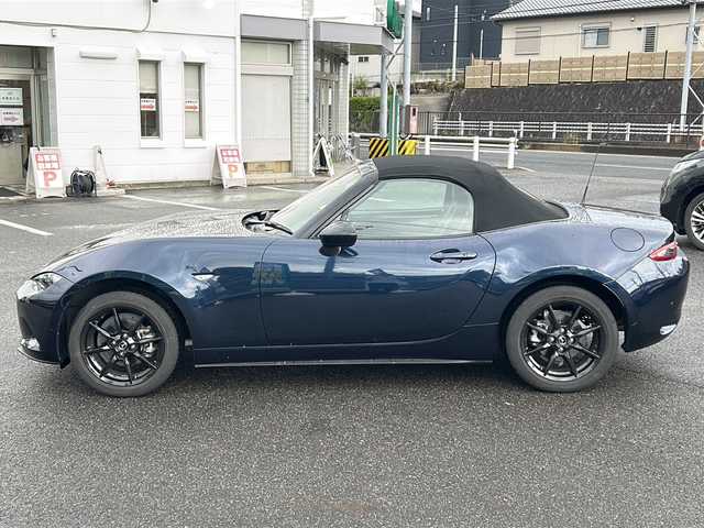 マツダ ロードスター RS 愛知県 2023(令5)年 3.5万km ディープクリスタルブルーマイカ /禁煙車/ワンオーナー//6速MT//メーカーSDナビ//フルセグTV//Bluetooth//CD.DVD.USB//ETC//スマートシティブレーキサポート//BSM//車線逸脱警報システム//横滑り防止（DSC）//パーキングセンサー//クルーズコントロール//黒レザーシート//D/N席シートヒーター//革巻きステアリング//ステアリングスイッチ//プッシュスタート//純正フロアマット//LEDオートライト//取扱説明書//新車保証書//スペアキー