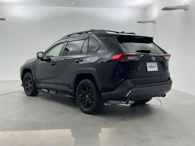 トヨタ ＲＡＶ４ アドベンチャー オフロードPKG 福井県 2021(令3)年 3.2万km アティチュードブラックマイカ 純正９インチディスプレイオーディオ/Bluetooth/フルセグTV/AppleCarPlay/AndroidAuto/バックカメラ /ToyotaSafetySense/・プリクラッシュセーフティ/・レーントレーシングアシスト/・レーダークルーズコントロール/・オートマチックハイビーム/・ロードサインアシスト/ブラインドスポットモニター【オプション】/オートライト /LED/フォグランプ/電動シート/電動リアゲート/革巻きステアリング/ステアリングスイッチ/ステアリングチルド機構/ルーフレール/社外フロントバンパーガード