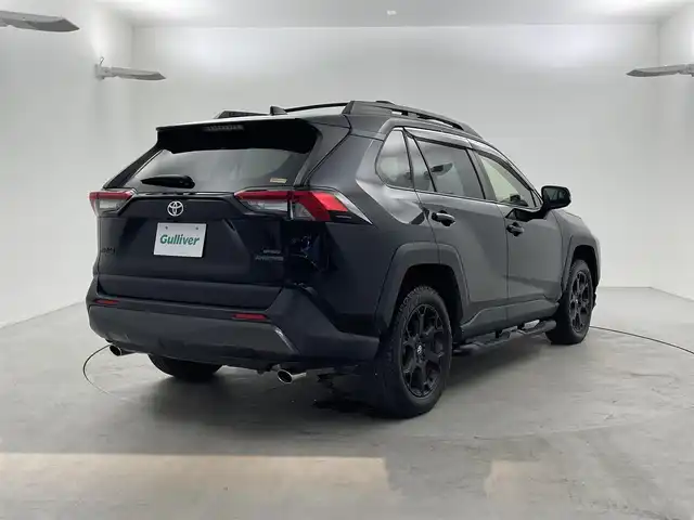 トヨタ ＲＡＶ４ アドベンチャー オフロードPKG 福井県 2021(令3)年 3.2万km アティチュードブラックマイカ 純正９インチディスプレイオーディオ/Bluetooth/フルセグTV/AppleCarPlay/AndroidAuto/バックカメラ /ToyotaSafetySense/・プリクラッシュセーフティ/・レーントレーシングアシスト/・レーダークルーズコントロール/・オートマチックハイビーム/・ロードサインアシスト/ブラインドスポットモニター【オプション】/オートライト /LED/フォグランプ/電動シート/電動リアゲート/革巻きステアリング/ステアリングスイッチ/ステアリングチルド機構/ルーフレール/社外フロントバンパーガード
