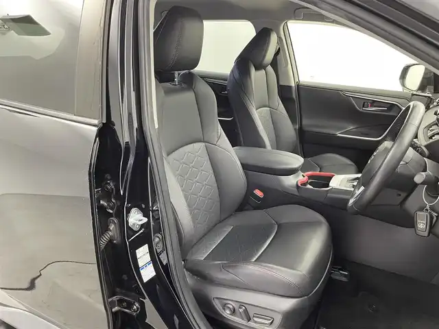 トヨタ ＲＡＶ４ アドベンチャー オフロードPKG 福井県 2021(令3)年 3.2万km アティチュードブラックマイカ 純正９インチディスプレイオーディオ/Bluetooth/フルセグTV/AppleCarPlay/AndroidAuto/バックカメラ /ToyotaSafetySense/・プリクラッシュセーフティ/・レーントレーシングアシスト/・レーダークルーズコントロール/・オートマチックハイビーム/・ロードサインアシスト/ブラインドスポットモニター【オプション】/オートライト /LED/フォグランプ/電動シート/電動リアゲート/革巻きステアリング/ステアリングスイッチ/ステアリングチルド機構/ルーフレール/社外フロントバンパーガード