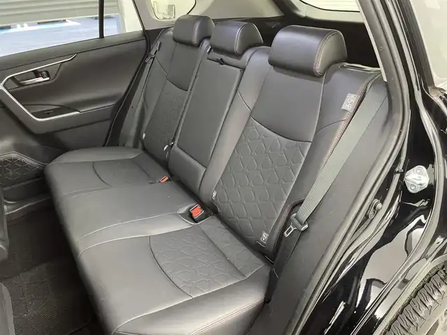 トヨタ ＲＡＶ４ アドベンチャー オフロードPKG 福井県 2021(令3)年 3.2万km アティチュードブラックマイカ 純正９インチディスプレイオーディオ/Bluetooth/フルセグTV/AppleCarPlay/AndroidAuto/バックカメラ /ToyotaSafetySense/・プリクラッシュセーフティ/・レーントレーシングアシスト/・レーダークルーズコントロール/・オートマチックハイビーム/・ロードサインアシスト/ブラインドスポットモニター【オプション】/オートライト /LED/フォグランプ/電動シート/電動リアゲート/革巻きステアリング/ステアリングスイッチ/ステアリングチルド機構/ルーフレール/社外フロントバンパーガード