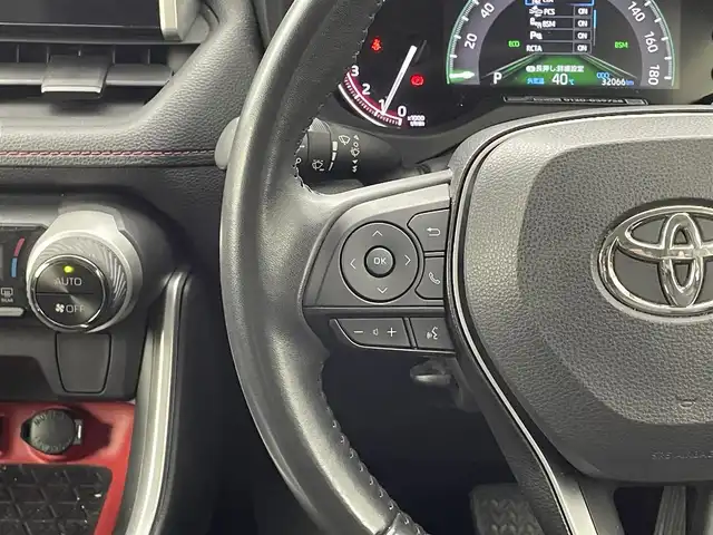 トヨタ ＲＡＶ４ アドベンチャー オフロードPKG 福井県 2021(令3)年 3.2万km アティチュードブラックマイカ 純正９インチディスプレイオーディオ/Bluetooth/フルセグTV/AppleCarPlay/AndroidAuto/バックカメラ /ToyotaSafetySense/・プリクラッシュセーフティ/・レーントレーシングアシスト/・レーダークルーズコントロール/・オートマチックハイビーム/・ロードサインアシスト/ブラインドスポットモニター【オプション】/オートライト /LED/フォグランプ/電動シート/電動リアゲート/革巻きステアリング/ステアリングスイッチ/ステアリングチルド機構/ルーフレール/社外フロントバンパーガード