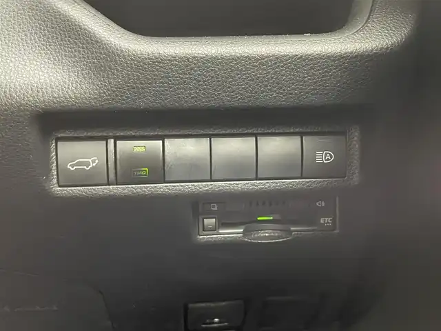 トヨタ ＲＡＶ４ アドベンチャー オフロードPKG 福井県 2021(令3)年 3.2万km アティチュードブラックマイカ 純正９インチディスプレイオーディオ/Bluetooth/フルセグTV/AppleCarPlay/AndroidAuto/バックカメラ /ToyotaSafetySense/・プリクラッシュセーフティ/・レーントレーシングアシスト/・レーダークルーズコントロール/・オートマチックハイビーム/・ロードサインアシスト/ブラインドスポットモニター【オプション】/オートライト /LED/フォグランプ/電動シート/電動リアゲート/革巻きステアリング/ステアリングスイッチ/ステアリングチルド機構/ルーフレール/社外フロントバンパーガード