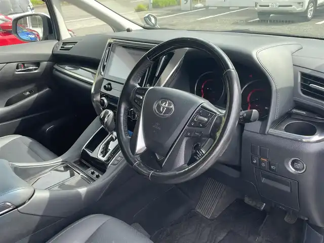 トヨタ アルファード S Cパッケージ 神奈川県 2020(令2)年 7.9万km ホワイトパールクリスタルシャイン ワンオーナー/サンルーフ/合皮シート/・前席パワーシート/・前席シートヒーター/エアシート/・N席/セカンドオットマンシート/ディーラーop メモリーナビ/・フルセグTV/BT/Miracast/デジタルインナーミラー/前後ドライブレコーダー/ビルトインETC2.0/LTA/PKSB/PCS/BSM/RCTA/RSA/クリアランスソナー/レーダークルーズコントロール/オートマチックハイビーム/ステアリングヒーター/スマートキー/純正18インチAW/3眼LEDヘッドライト/フォグランプ/ドアバイザー/純正フロアマット/保証書/取扱説明書
