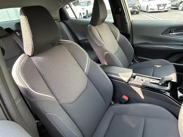 トヨタ プリウス G 愛知県 2025(令7)年 0.2万km アティチュードブラックマイカ ワンオーナー/純正メーカーナビ/バックカメラ/Miracast/レーダークルーズコントロール/レーンディパーチャーアラート/ブラインドスポットモニター/プリクラッシュセーフティー/プロアクティブドライビングアシスト/リアクロストラフィックアラート/後方車両接近告知/クリアランスソナー/リアカメラディテクション/パーキングサポートブレーキ/安心降車アシスト/ステリモ/ハンズフリー