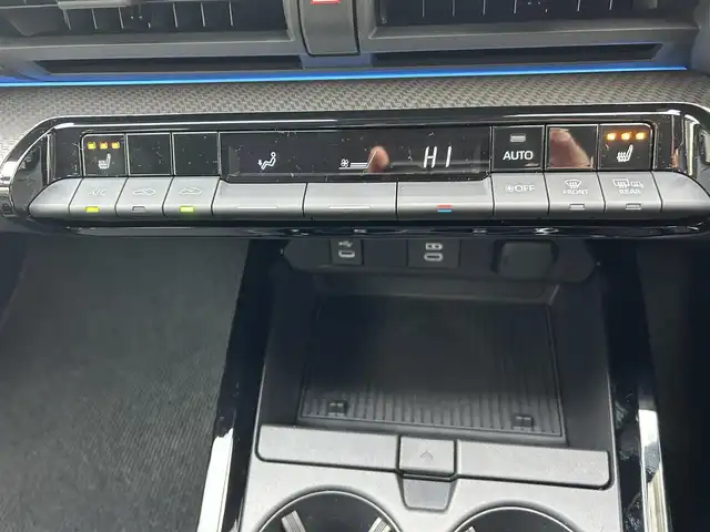 トヨタ プリウス G 愛知県 2025(令7)年 0.2万km アティチュードブラックマイカ ワンオーナー/純正メーカーナビ/バックカメラ/Miracast/レーダークルーズコントロール/レーンディパーチャーアラート/ブラインドスポットモニター/プリクラッシュセーフティー/プロアクティブドライビングアシスト/リアクロストラフィックアラート/後方車両接近告知/クリアランスソナー/リアカメラディテクション/パーキングサポートブレーキ/安心降車アシスト/ステリモ/ハンズフリー