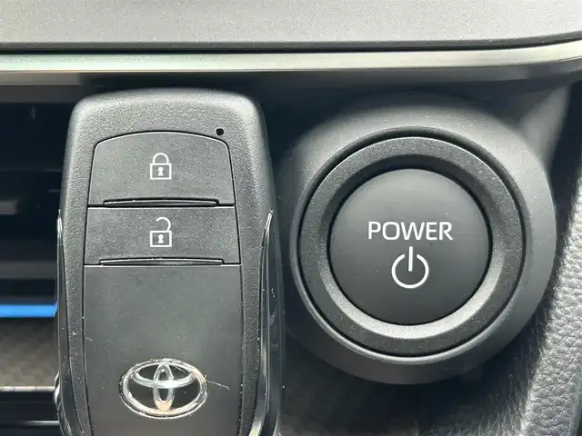 トヨタ プリウス G 愛知県 2025(令7)年 0.2万km アティチュードブラックマイカ ワンオーナー/純正メーカーナビ/バックカメラ/Miracast/レーダークルーズコントロール/レーンディパーチャーアラート/ブラインドスポットモニター/プリクラッシュセーフティー/プロアクティブドライビングアシスト/リアクロストラフィックアラート/後方車両接近告知/クリアランスソナー/リアカメラディテクション/パーキングサポートブレーキ/安心降車アシスト/ステリモ/ハンズフリー