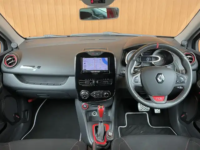 ルノー ルーテシア ルノー スポール シャシーカップ 愛知県 2015(平27)年 5.3万km ディープブラックM ナビ /フルセグTV /Bluetooth /パドルシフト /クルーズコントロール /赤キャリパー/純正リアスポイラー /RSドライブ /カップサスペンション /純正スポーツマフラー /パイオニアツィーター /ETC
