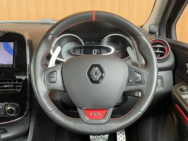 ルノー ルーテシア ルノー スポール シャシーカップ 愛知県 2015(平27)年 5.3万km ディープブラックM ナビ /フルセグTV /Bluetooth /パドルシフト /クルーズコントロール /赤キャリパー/純正リアスポイラー /RSドライブ /カップサスペンション /純正スポーツマフラー /パイオニアツィーター /ETC