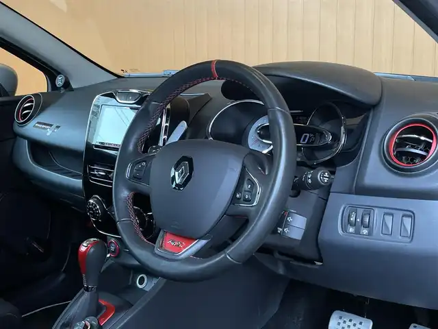 ルノー ルーテシア ルノー スポール シャシーカップ 愛知県 2015(平27)年 5.3万km ディープブラックM ナビ /フルセグTV /Bluetooth /パドルシフト /クルーズコントロール /赤キャリパー/純正リアスポイラー /RSドライブ /カップサスペンション /純正スポーツマフラー /パイオニアツィーター /ETC