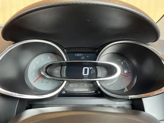 ルノー ルーテシア ルノー スポール シャシーカップ 愛知県 2015(平27)年 5.3万km ディープブラックM ナビ /フルセグTV /Bluetooth /パドルシフト /クルーズコントロール /赤キャリパー/純正リアスポイラー /RSドライブ /カップサスペンション /純正スポーツマフラー /パイオニアツィーター /ETC