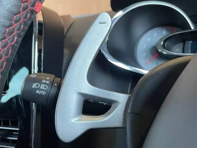 ルノー ルーテシア ルノー スポール シャシーカップ 愛知県 2015(平27)年 5.3万km ディープブラックM ナビ /フルセグTV /Bluetooth /パドルシフト /クルーズコントロール /赤キャリパー/純正リアスポイラー /RSドライブ /カップサスペンション /純正スポーツマフラー /パイオニアツィーター /ETC