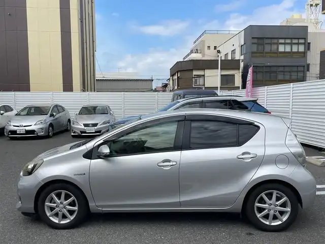 トヨタ アクア G 広島県 2013(平25)年 9.4万km シルバーM /登録時走行距離/　　　　　　　94060キロ/社外ナビ/バックカメラ/地デジ/シートヒーター/スペアキー×１/ETC/新車時整備手帳/　　【保証書】/取扱説明書/