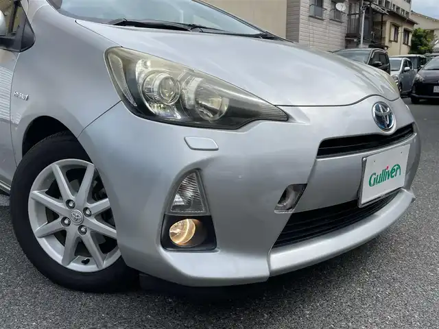 トヨタ アクア G 広島県 2013(平25)年 9.4万km シルバーM /登録時走行距離/　　　　　　　94060キロ/社外ナビ/バックカメラ/地デジ/シートヒーター/スペアキー×１/ETC/新車時整備手帳/　　【保証書】/取扱説明書/