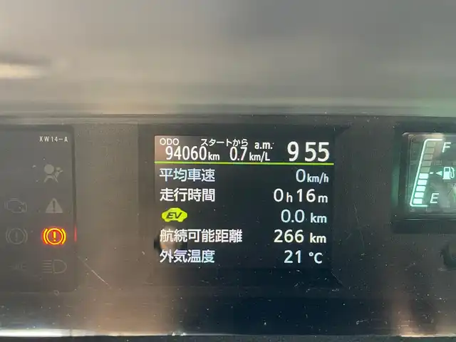 トヨタ アクア G 広島県 2013(平25)年 9.4万km シルバーM /登録時走行距離/　　　　　　　94060キロ/社外ナビ/バックカメラ/地デジ/シートヒーター/スペアキー×１/ETC/新車時整備手帳/　　【保証書】/取扱説明書/